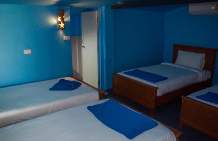 The Lazy Bar And Guesthouse 끄라비 외부 사진