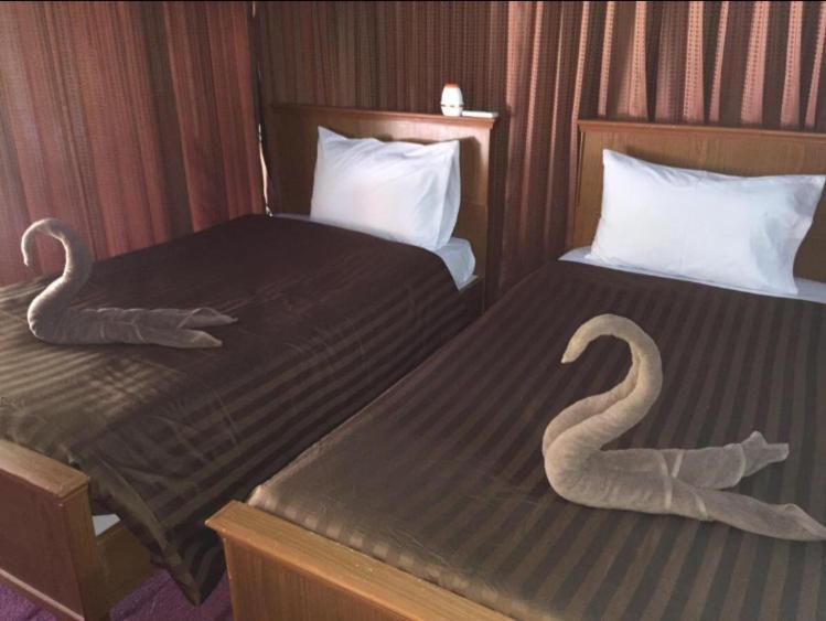 The Lazy Bar And Guesthouse 끄라비 외부 사진