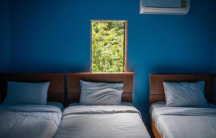 The Lazy Bar And Guesthouse 끄라비 외부 사진