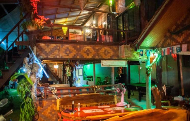 The Lazy Bar And Guesthouse 끄라비 외부 사진